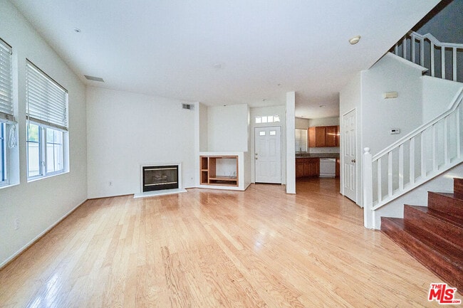 Building Photo - 915 Somerville