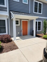 Building Photo - 2 Bed Modern Townhouse-Blackstone Convenient to Pickett