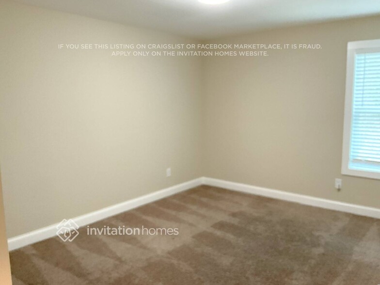Building Photo - 310 Valley View Dr