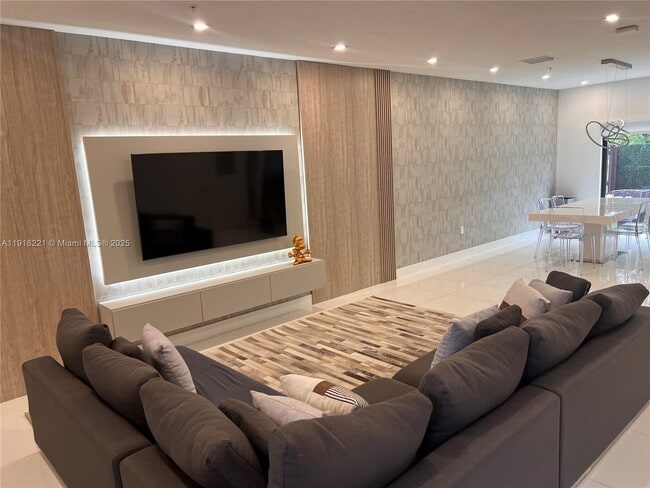 Building Photo - 10431 NW 82nd St