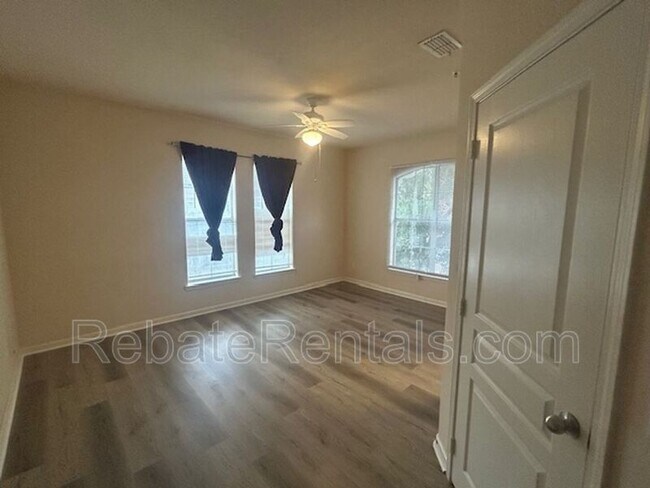 Building Photo - 8290 Gate Pkwy W