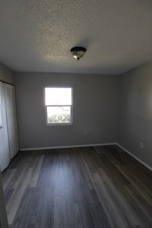 Building Photo - 2105 Blossom Ct