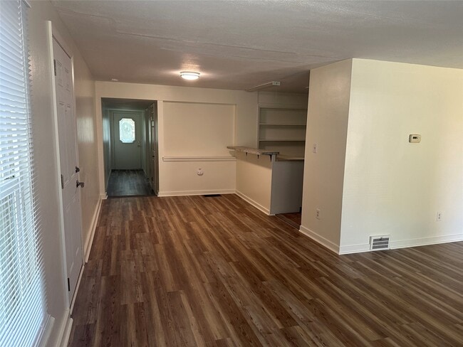 Building Photo - 1034 Western Ln