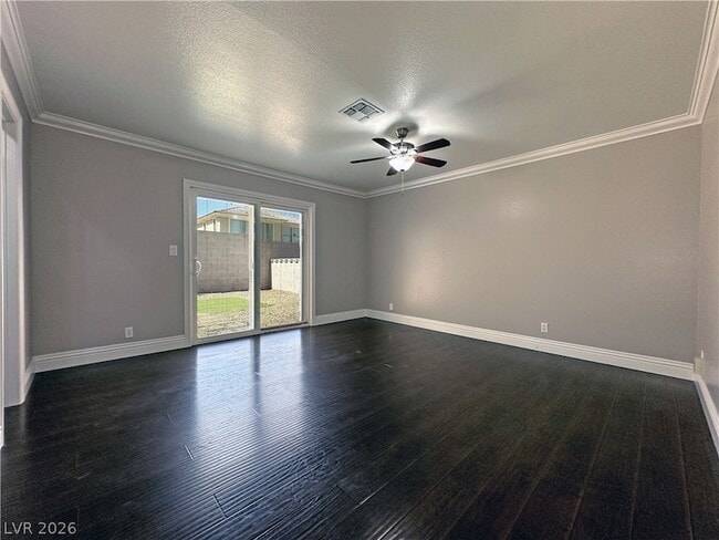 Building Photo - 2414 La Casa Dr