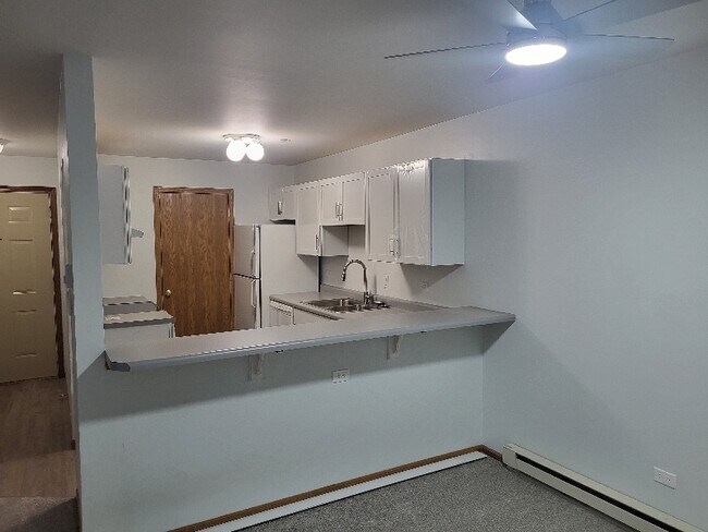 Building Photo - 1371 Cunat Ct