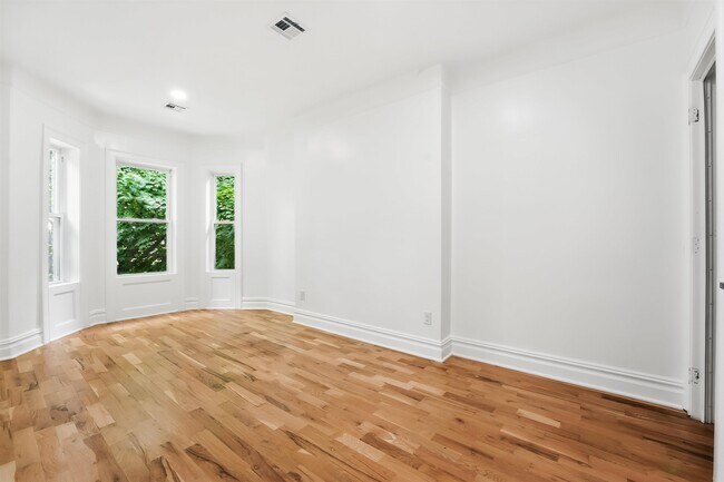 Building Photo - 52 Brinkerhoff St