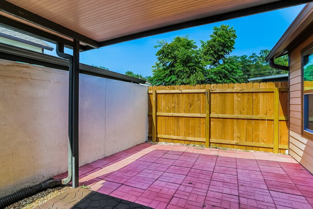 Building Photo - 1967 Blue Bird Run W