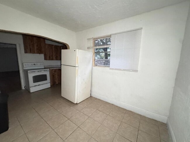 Building Photo - 229 Candler Ave