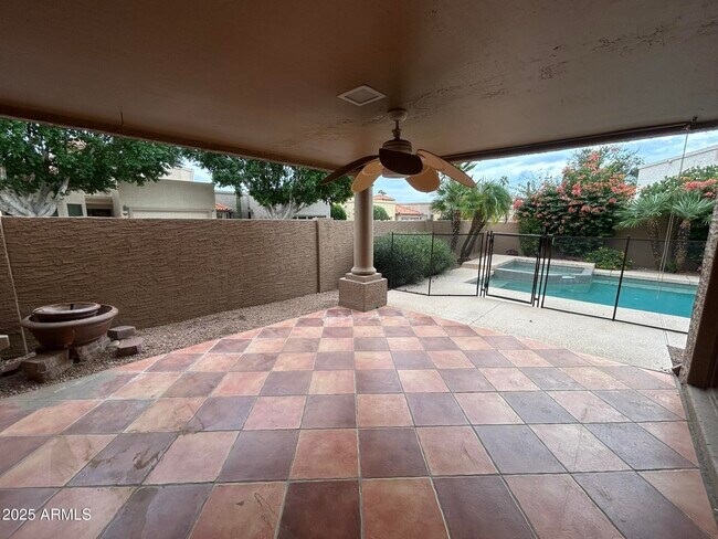 Building Photo - 9424 N 105th St
