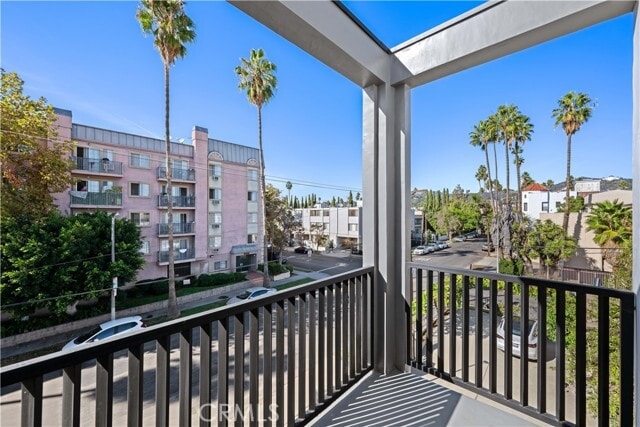 Building Photo - 1340 N Kingsley Dr