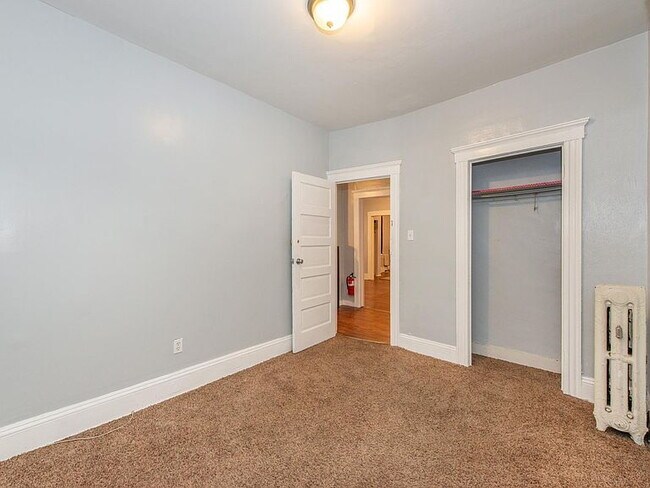 Building Photo - 3-Bed in the Heart of New Brunswick!"