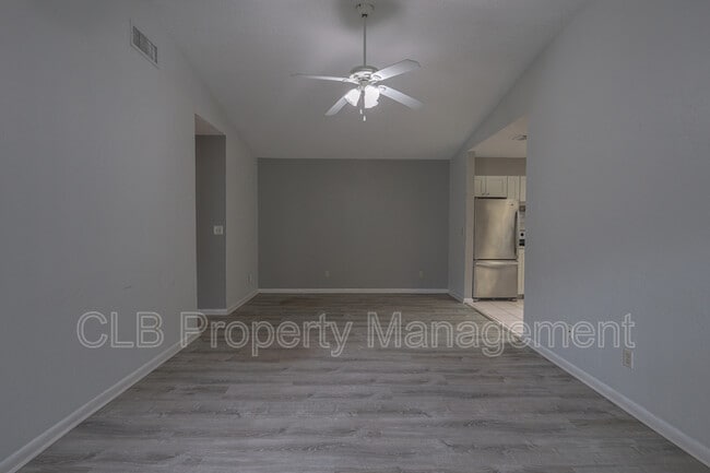 Building Photo - 6175 Sequoia Dr