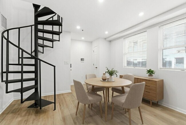 Building Photo - 419 5th St