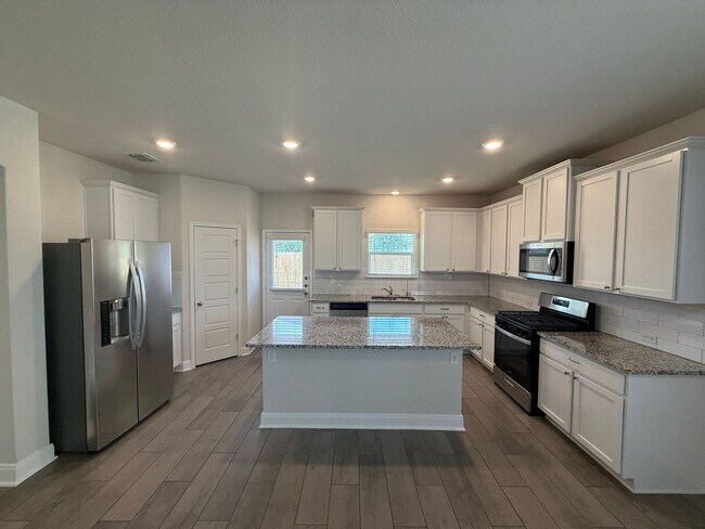 Building Photo - Stunning 4x3 Rental Home in Bulverde, TX!
