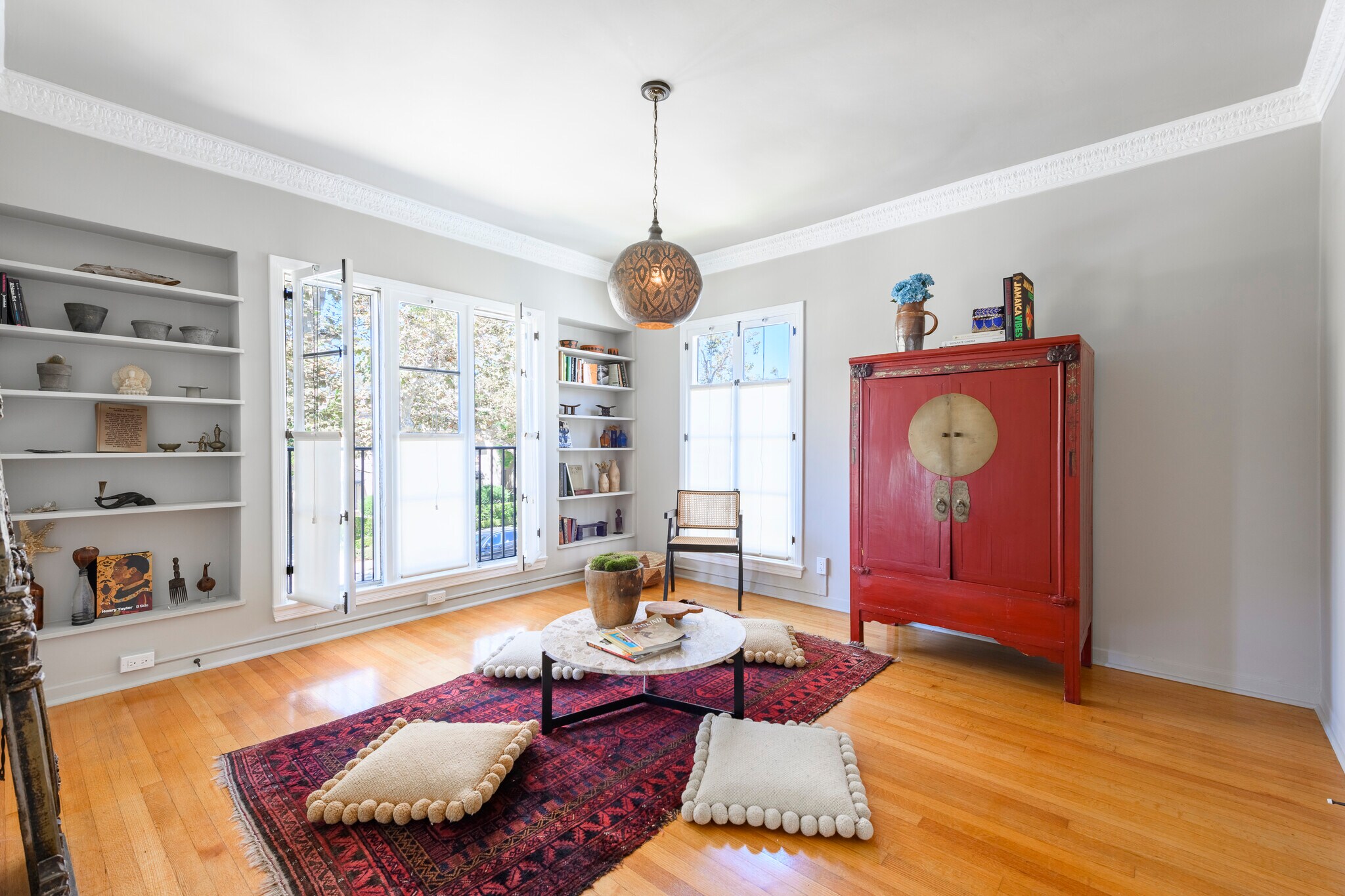 Building Photo - 148 S Orange Dr