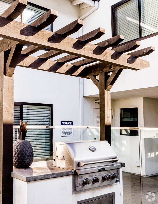 Grills - Vista de Anza