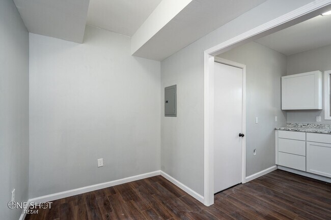 Building Photo - 1849 S 5th St