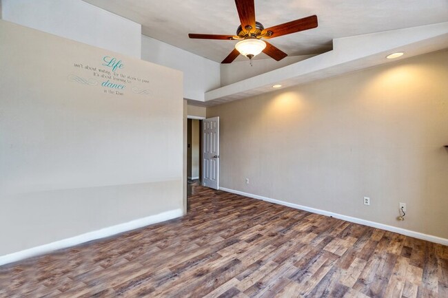 Building Photo - 1864 Abbotsbury Way