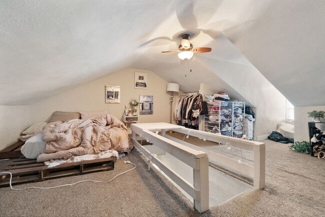 Building Photo - Renovated Home - South Side Flats