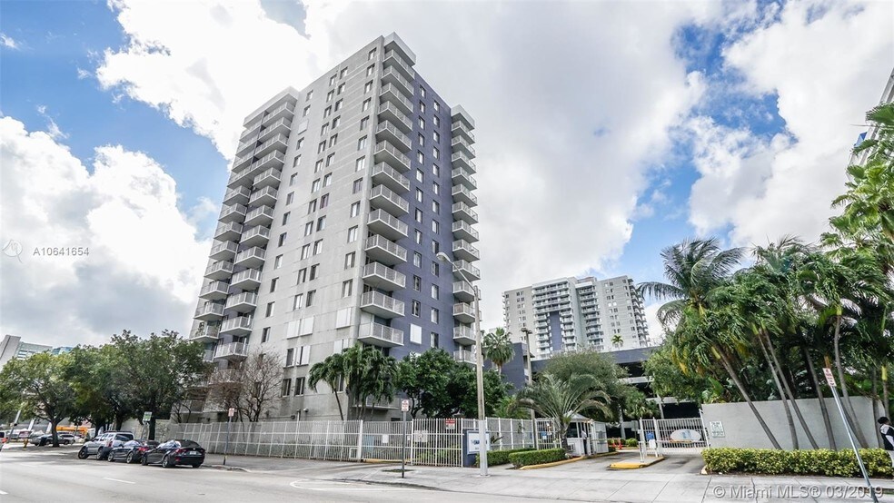 Building Photo - 800 N Miami Ave