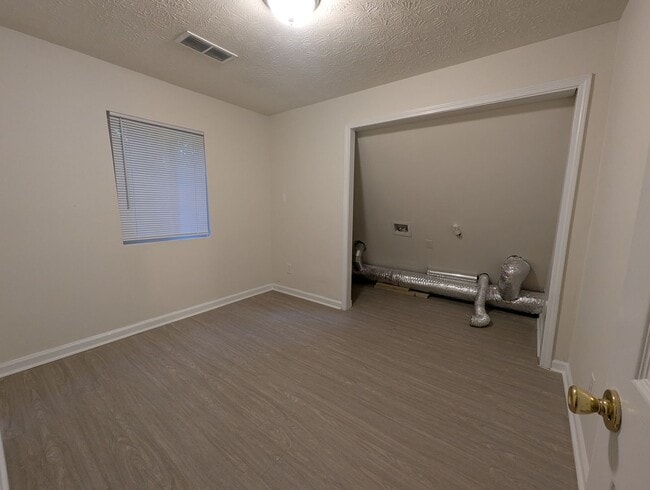 Building Photo - Pet-Friendly 2-bedroom, 1-bath A-Frame Home in the Rustwood Community