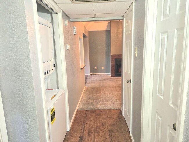 Building Photo - 3833 Kimberly Dr