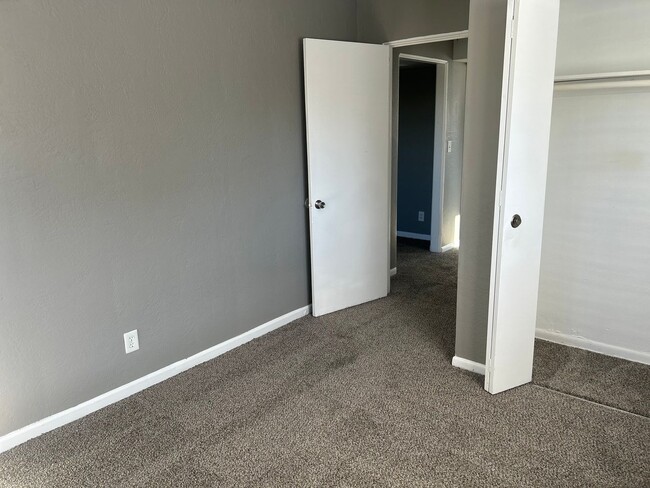 Building Photo - Forest Court Apartment Homes