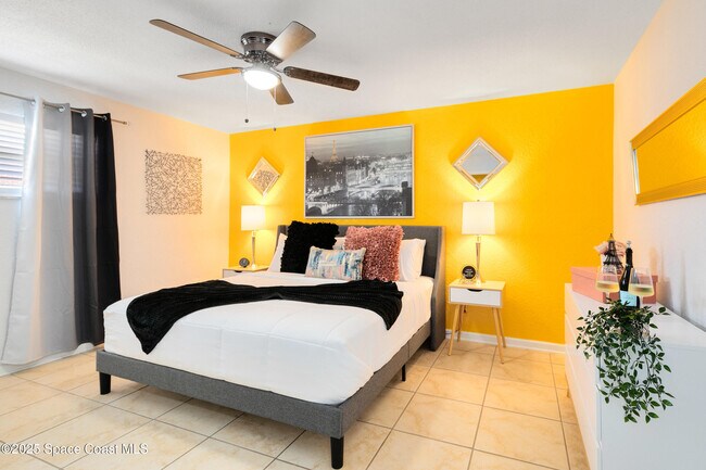 Building Photo - 1029 Park Dr