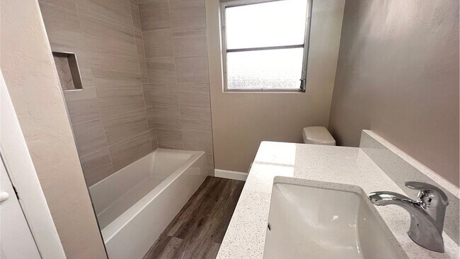 Building Photo - 733 Sesame Ct