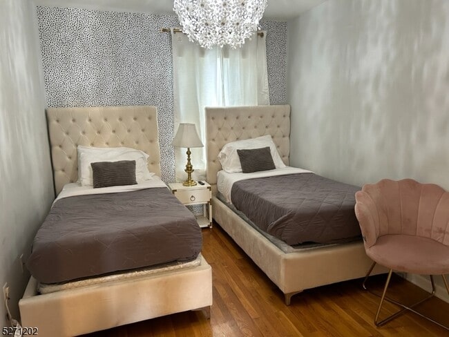 Building Photo - 29 Madonna Pl