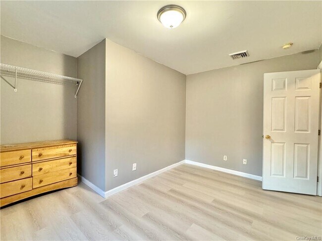 Building Photo - 18 Old Little Britain Rd