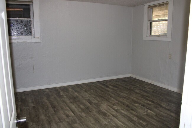 Building Photo - 340 N 16th St