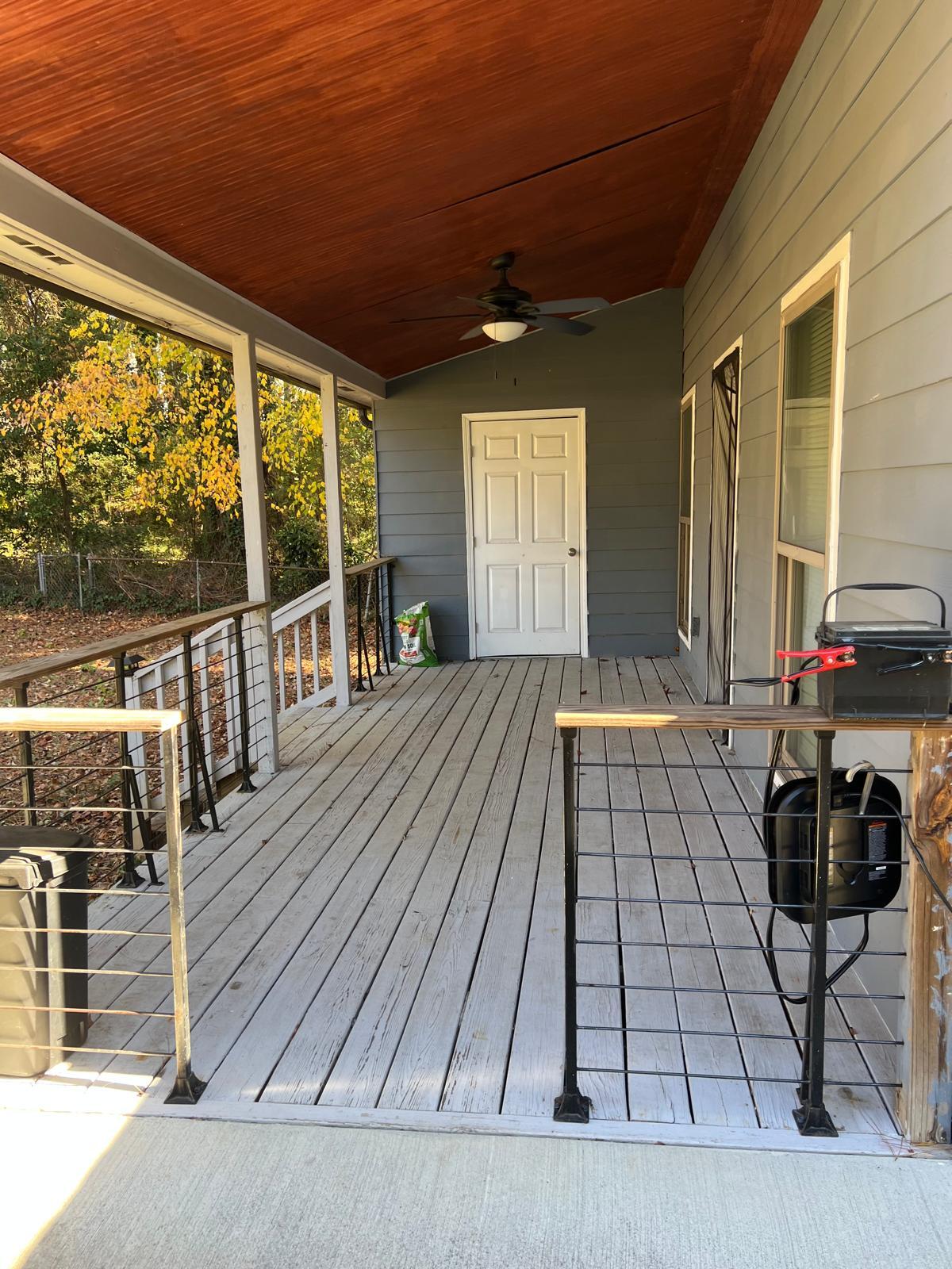 Building Photo - 6012 Meadowbrook Dr