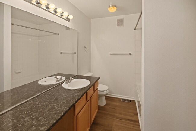 Building Photo - $2,670.95 - 2-bed. 2.5-bath Townhome in Westminster with In Unit Laundry!