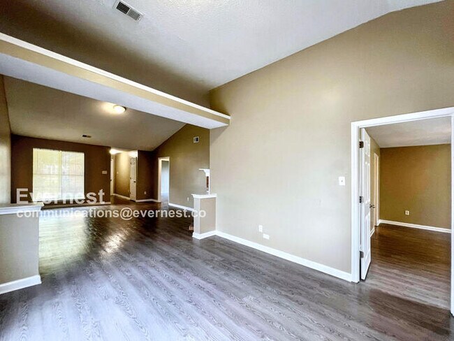 Building Photo - 5573 Kaitlyn Dr W