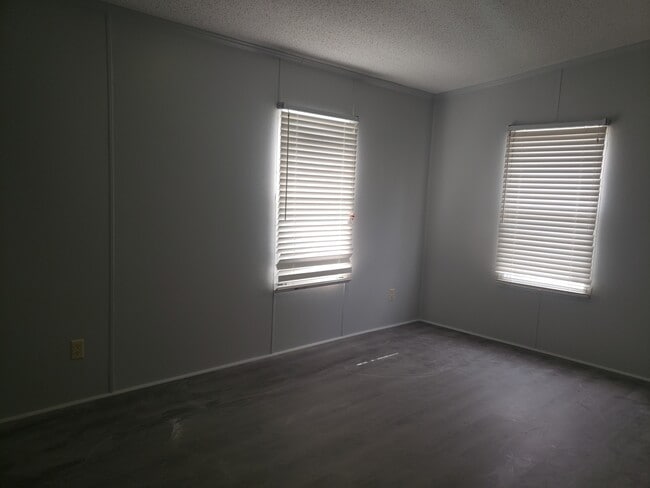 Building Photo - 2640 O'Glesby Dr