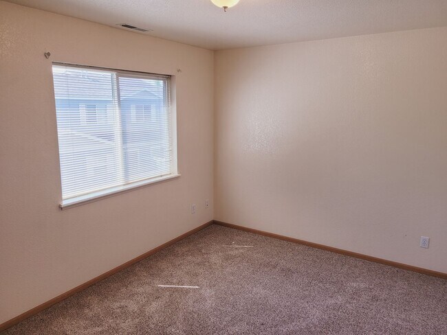 Building Photo - 2451 Daws Dr