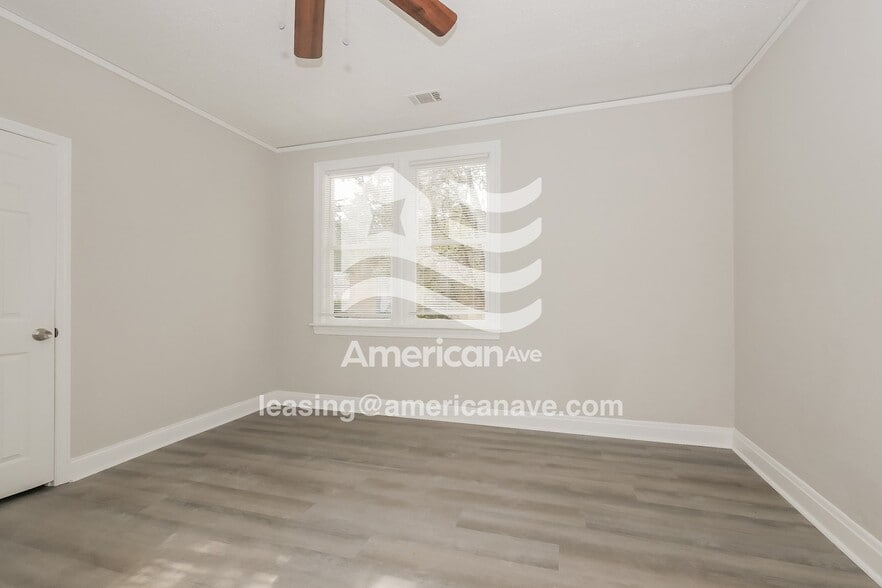 Building Photo - 2231 10th St