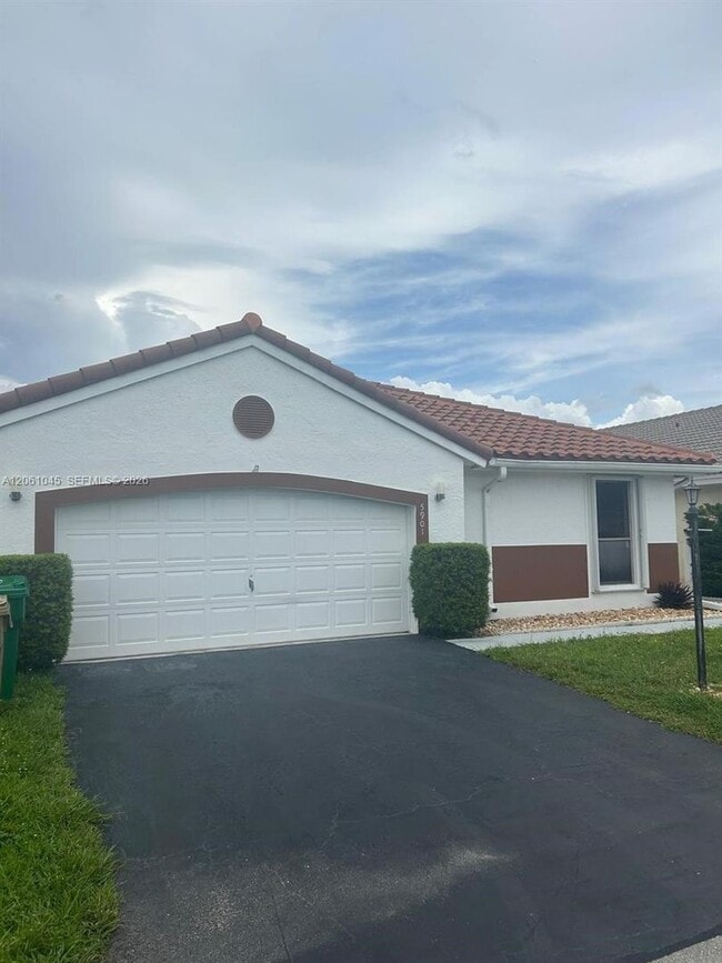 Building Photo - 5901 Chester Ln