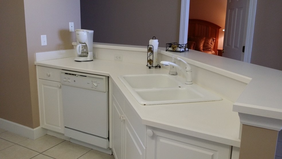 kitchen - 2055 S Atlantic Ave