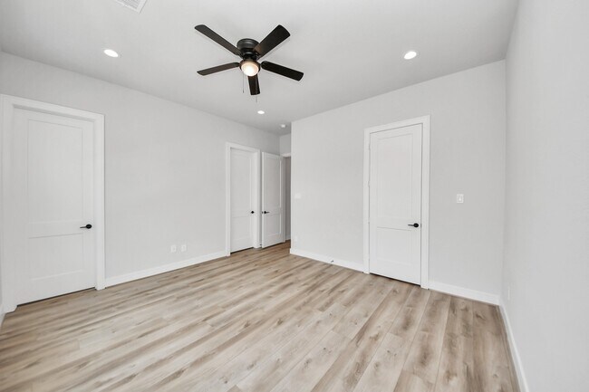 Building Photo - 6519 Old Olive Tree Dr