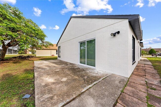 Building Photo - 2413 Sonja Ct