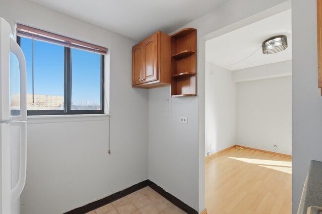 Building Photo - 1460 Fairlane Dr