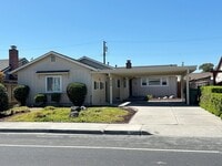 Building Photo - 946 Maryann Dr