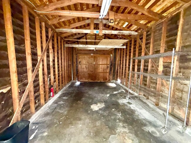 Building Photo - 4004-4006 Bismarck Dr