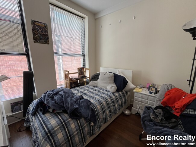 Building Photo - 8 Winter St