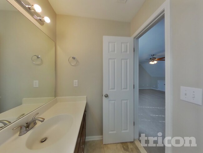 Building Photo - 2784 Aston Woods Ln