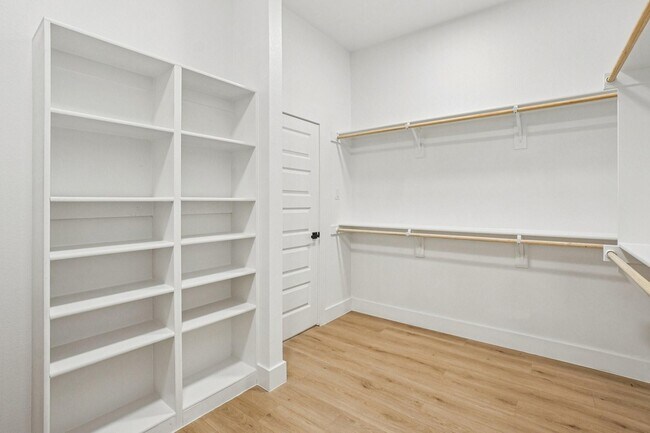 Building Photo - 1626 Stoneman St