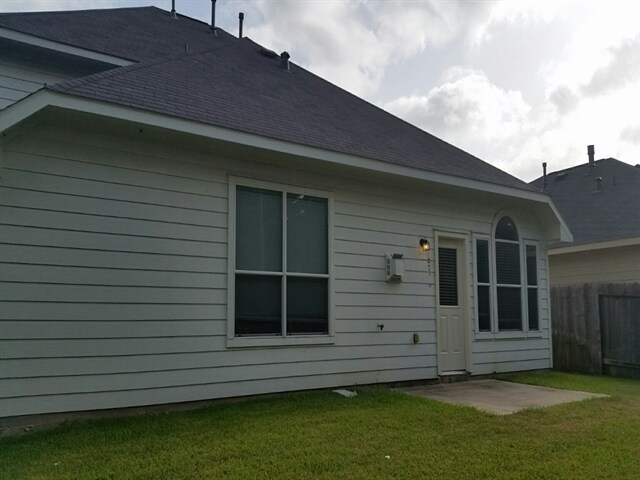 Building Photo - 15311 Forest Creek Farms Dr