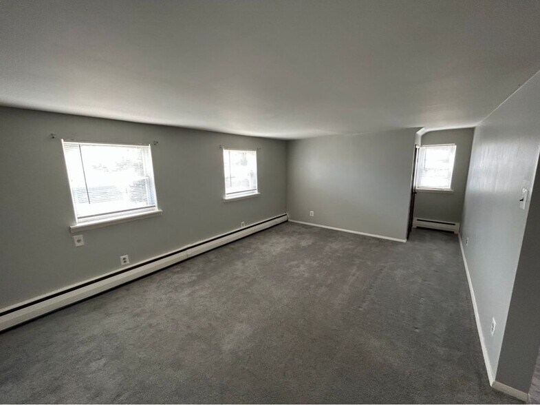 Building Photo - 513 Cedar Ave
